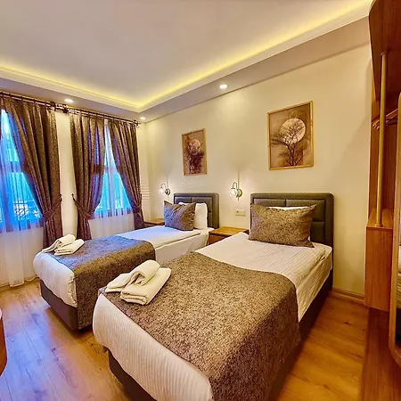 Villa Attalos *